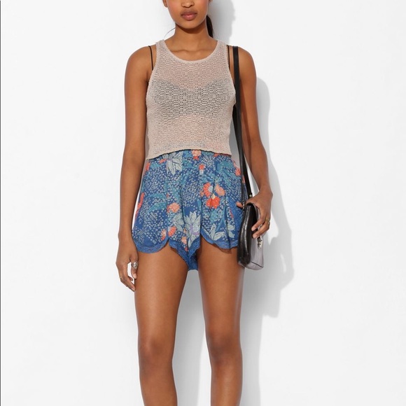 Urban Outfitters Pins And Needles tulip shorts - Picture 8 of 13